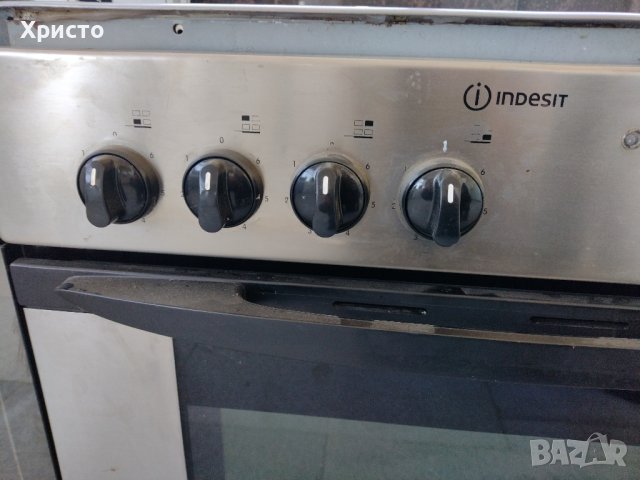 Фурна за вграждане с керамичен плот , снимка 5 - Печки, фурни - 44082835