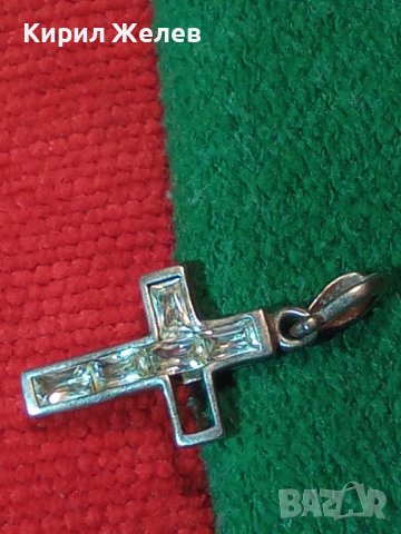 СТАРО СРЕБЪРНО КРЪСТЧЕ СРЕБРО 925 с ФАСЕТИРАНИ ИСКРЯЩИ КРИСТАЛИ Едното КАМЪЧЕ ЛИПСВА! 40508, снимка 3 - Колиета, медальони, синджири - 43225044