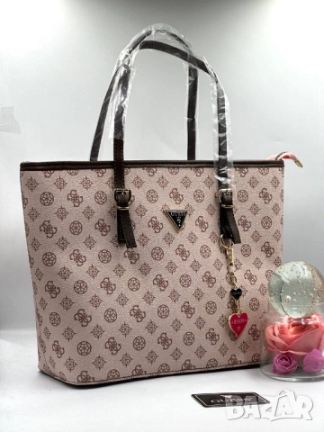 чанти guess 38х30см, снимка 7 - Чанти - 51442310
