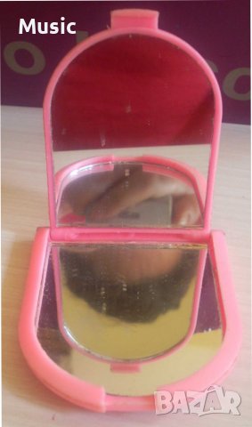 Сгъващо се огледало удобно за носене в чанта