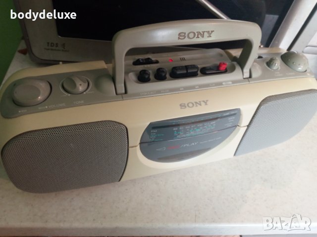 Sony CFS-E10L радио-касетофон, снимка 2 - Радиокасетофони, транзистори - 25041410
