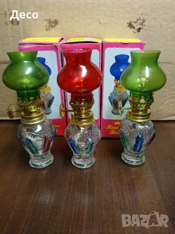 Красиви стари 90те години мини керосинови лампи.