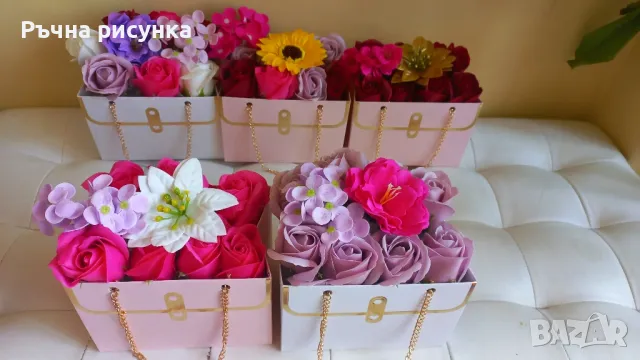 Чантичка с букет от сапунени цветя , снимка 1