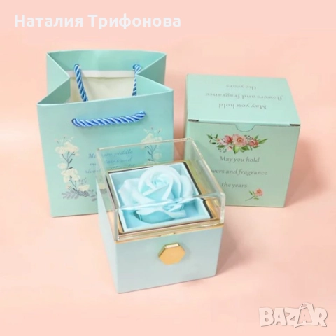Луксозна подаръчна кутия с консервирана синя роза и въртящо се чекмедже, снимка 4 - Романтични подаръци - 52878794