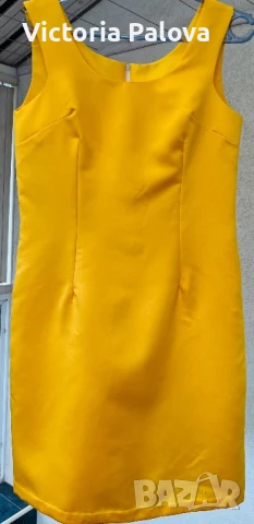 Ефектна жълта рокля 