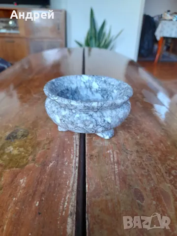 Стара мраморна купа