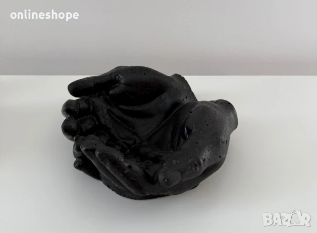 Ръчно изработена поставка „Протегнати ръце“ – стил и символика в едно, снимка 4 - Декорация за дома - 50524461