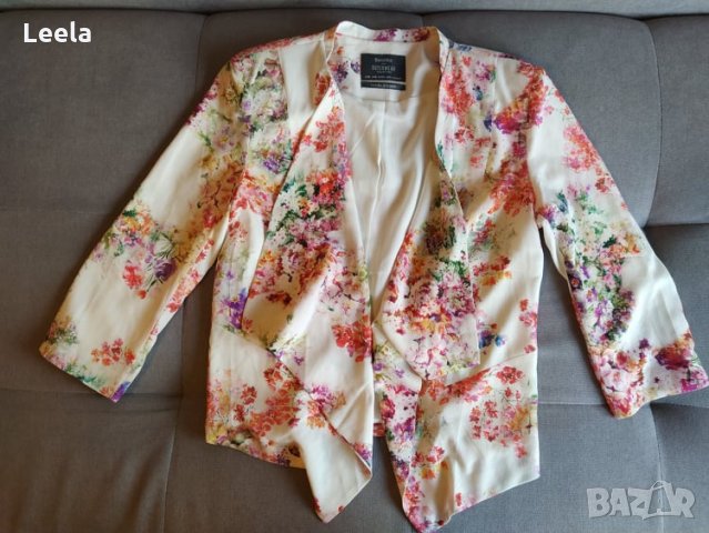 Дамско сако/блеайзър Bershka, снимка 2 - Сака - 28890529