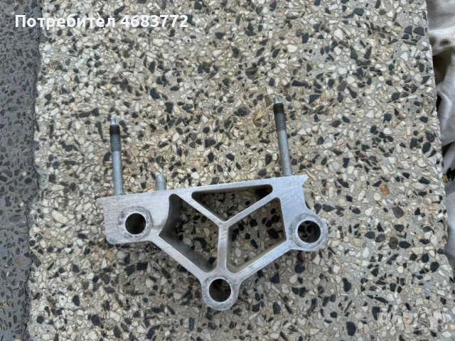 Дясна планка или конзола за захващане на торпедният пърт на Audi A8 D4 H4 само за 20лв. 4h0857022a, снимка 2 - Части - 52808783