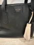 GUESS дамска чанта в черно, снимка 4