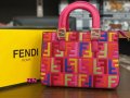 Дамска чанта Fendi, снимка 1 - Чанти - 32392196