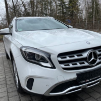 Mercedes-Benz GLA 180 7G-DCT, снимка 1 - Автомобили и джипове - 36417137