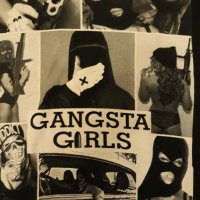 Гъзарска тениска черна с принт GANGSTA-GIRLS и мадами-гангстери.Изчистен черен гръб. , снимка 3 - Тениски - 37416330