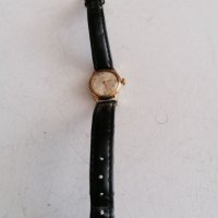 Дамски шв часовник , снимка 1 - Други ценни предмети - 32506265