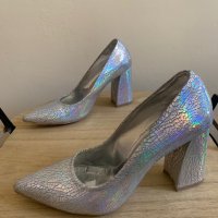 Комплект от клъч с обувки, цвят хамелеон, снимка 5 - Дамски обувки на ток - 37500563