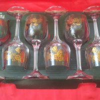 Кристални чаши комплект 6 бр за вино Чехословакия, златна шарка, столче в кутията си, снимка 3 - Чаши - 33301789