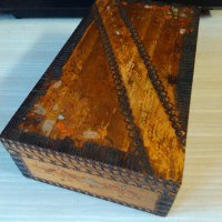 Стара голяма дървена пирографирана кутия,освежена с лак, снимка 5 - Антикварни и старинни предмети - 32935374