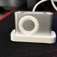 Apple iPod Shuffle 2nd Generation 1gb Silver Model A1204, снимка 2 - iPod - 38753462