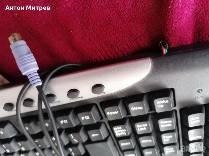Продавам 1 клавиатура - само черната остана, снимка 1