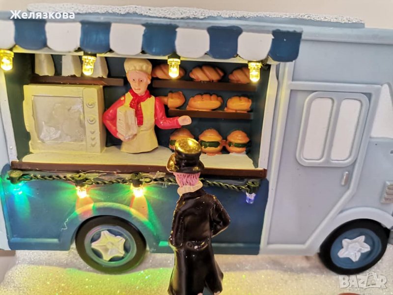 коледна каравана с музика и мигащи светлини лампички Magic Village, снимка 1