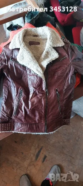 Дамско ,кожено яке с каракул , снимка 1