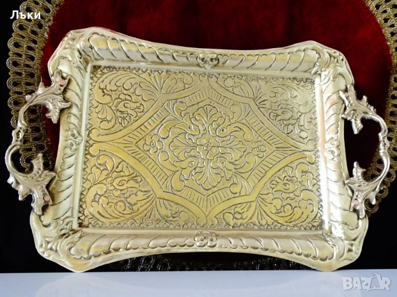 Бронзов поднос,плато с приказни орнаменти. , снимка 1