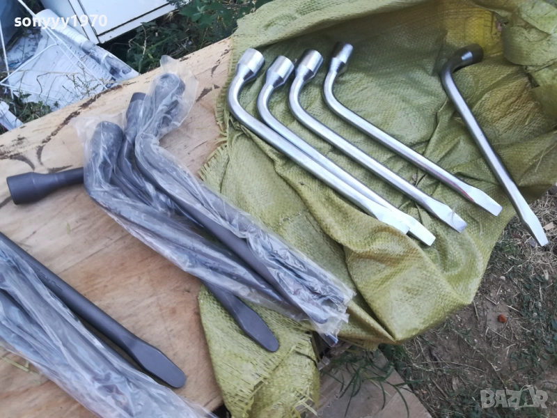 ЛУЛА-КЛЮЧ ЗА ГУМИ-УСИЛЕН 21 19 17ММ 0509251718, снимка 1