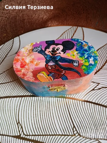 Ръчно изработена дървена кутия за подарък Мики Маус , снимка 1