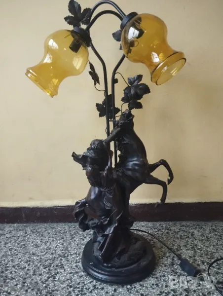 Фигуративна настолна лампа, снимка 1