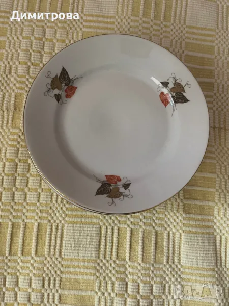 Чинии със златен кант за основно ястие - 5 бр., снимка 1