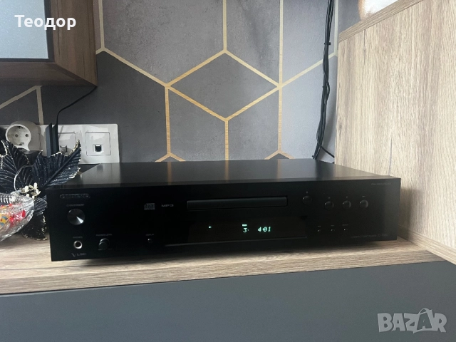CD Плеър Onkyo C-7030, снимка 2 - Ресийвъри, усилватели, смесителни пултове - 52914202