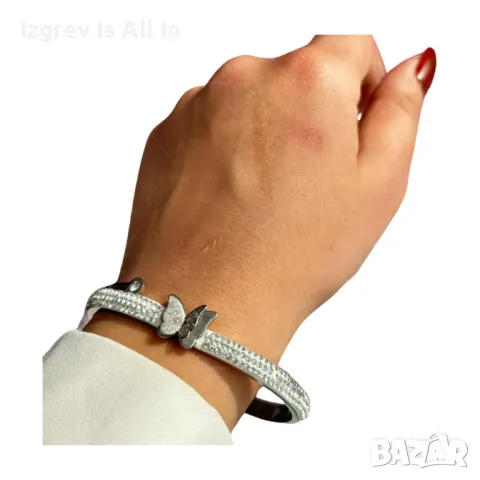 Дамска гривна с нежен дизайн,акцент пеперуда,камъни,сребърно покритие, снимка 1