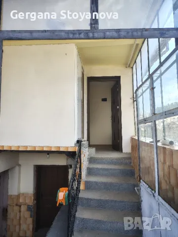 Къща в Гр.Цар Калоян с кладенец, снимка 4 - Етаж от къща - 50218306