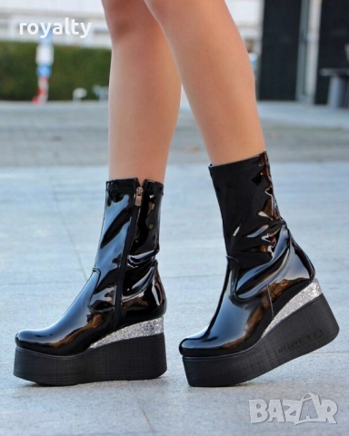 Боти на платформа - черен лак с бронз брокат и черно ходило