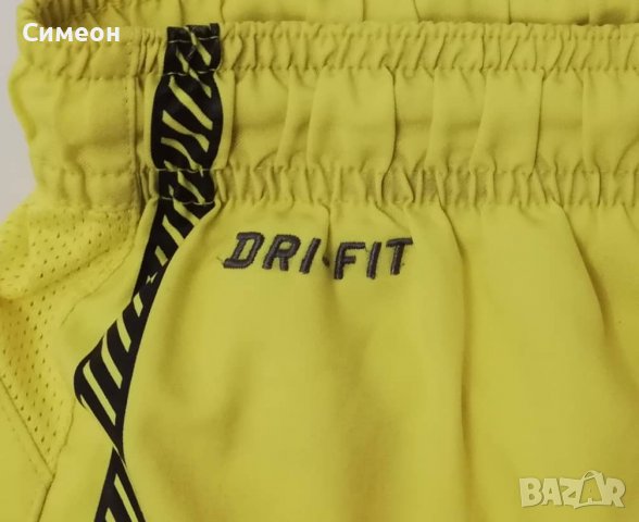 Nike DRI-FIT Manchester United Shorts оригинални гащета L Найк шорти, снимка 4 - Спортни дрехи, екипи - 36949104