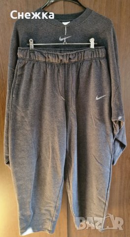 Дамски анцунг Nike, снимка 1 - Спортни екипи - 43057944