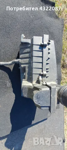 Дебитомер, въздушен филтър, кутия акомулатор VW Touran, снимка 3 - Части - 48812857