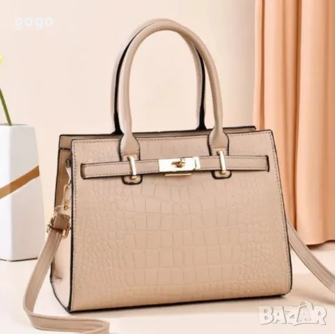 Дамска чанта с кроко текстура – изисканост и стил за всяка модерна жена, снимка 3 - Чанти - 50210471