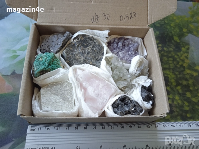 Sale, Кутия с минерали от България,естествени кристали и камъни, за колекционери геолози любители, 