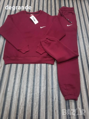 Дамски ватиран екип Nike, снимка 2 - Спортни екипи - 51802449