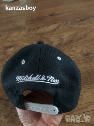 mitchell and ness bayern munich - страхотна мъжка шапка КАТО НОВА, снимка 5 - Шапки - 36732545