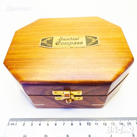 Компас със слънчев часовник от масивен бронз в дървена кутия, снимка 4 - Морски сувенири - 35983647