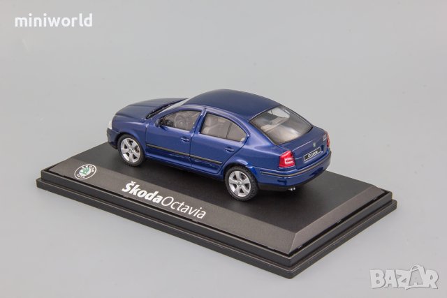 Skoda Octavia II 2004 - мащаб 1:43 на Abrex моделът е нов в PVC дисплей-кейс, снимка 2 - Колекции - 44059716