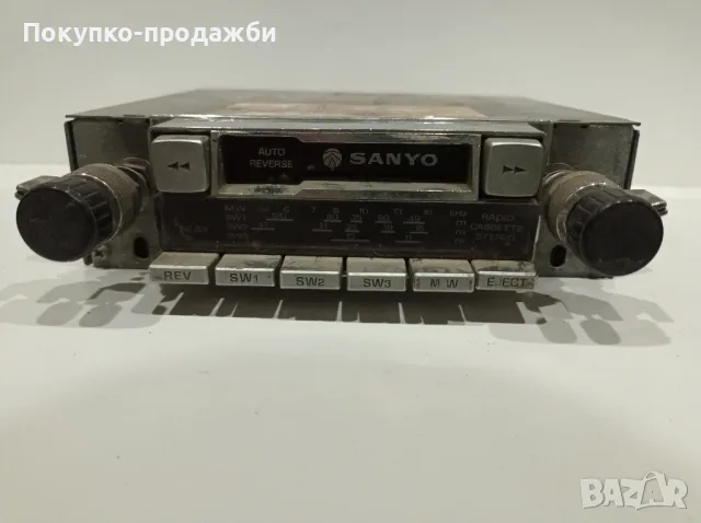 стар касетофон sanyo подходящ за ретро автомобил саньо не е пробван