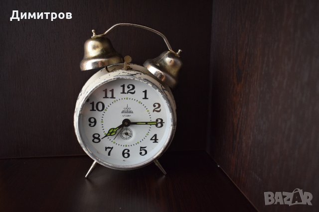 Стар румънски часовник-будилник, снимка 1 - Антикварни и старинни предмети - 32251003