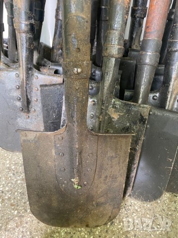 Продавам военна лопата , снимка 3 - Други ценни предмети - 34880663