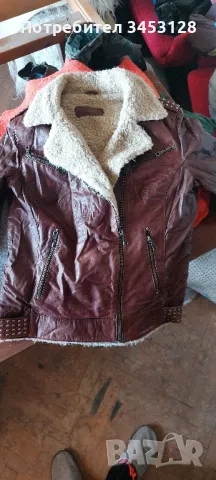 Дамско ,кожено яке с каракул 