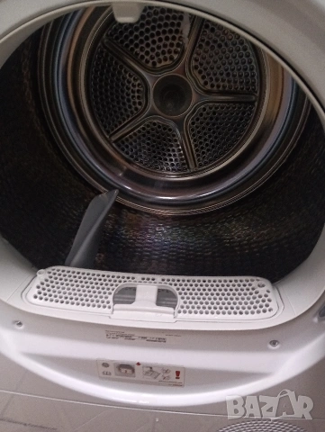 Почти нова сушилня с термопомпа Бош Bosch Serie 8 Exclusive A+++ 8кг 2 години гаранция!, снимка 3 - Сушилни - 53473034