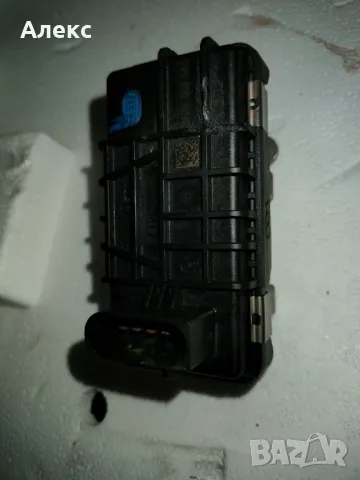 Актуатор HELLA 712120 / 6NW 009 660, снимка 3 - Части - 49184575