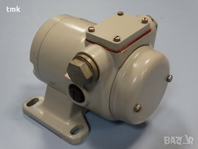 тахогенератор VEB 1621.3, снимка 3 - Електродвигатели - 28929934